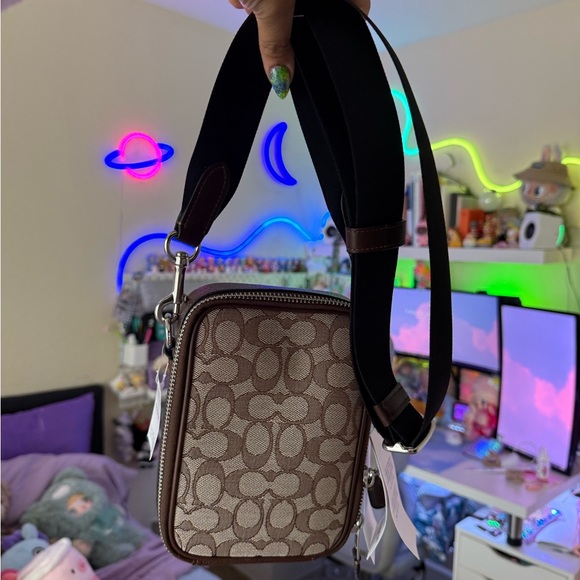 Sold - Picture 2 of 6